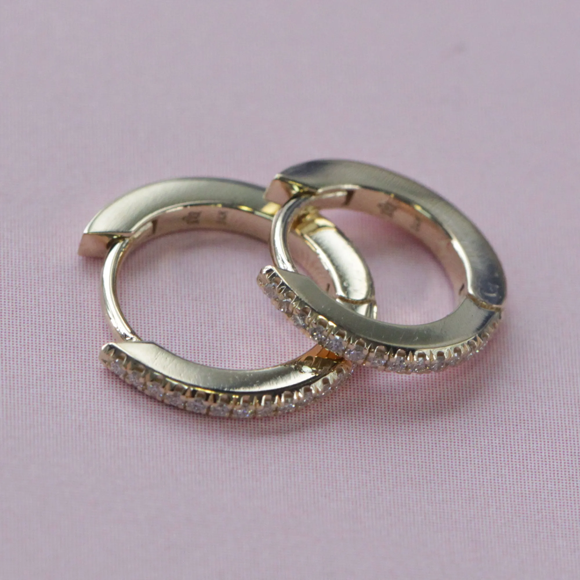 Khloé Large Hoop Gold Earring with White Diamonds