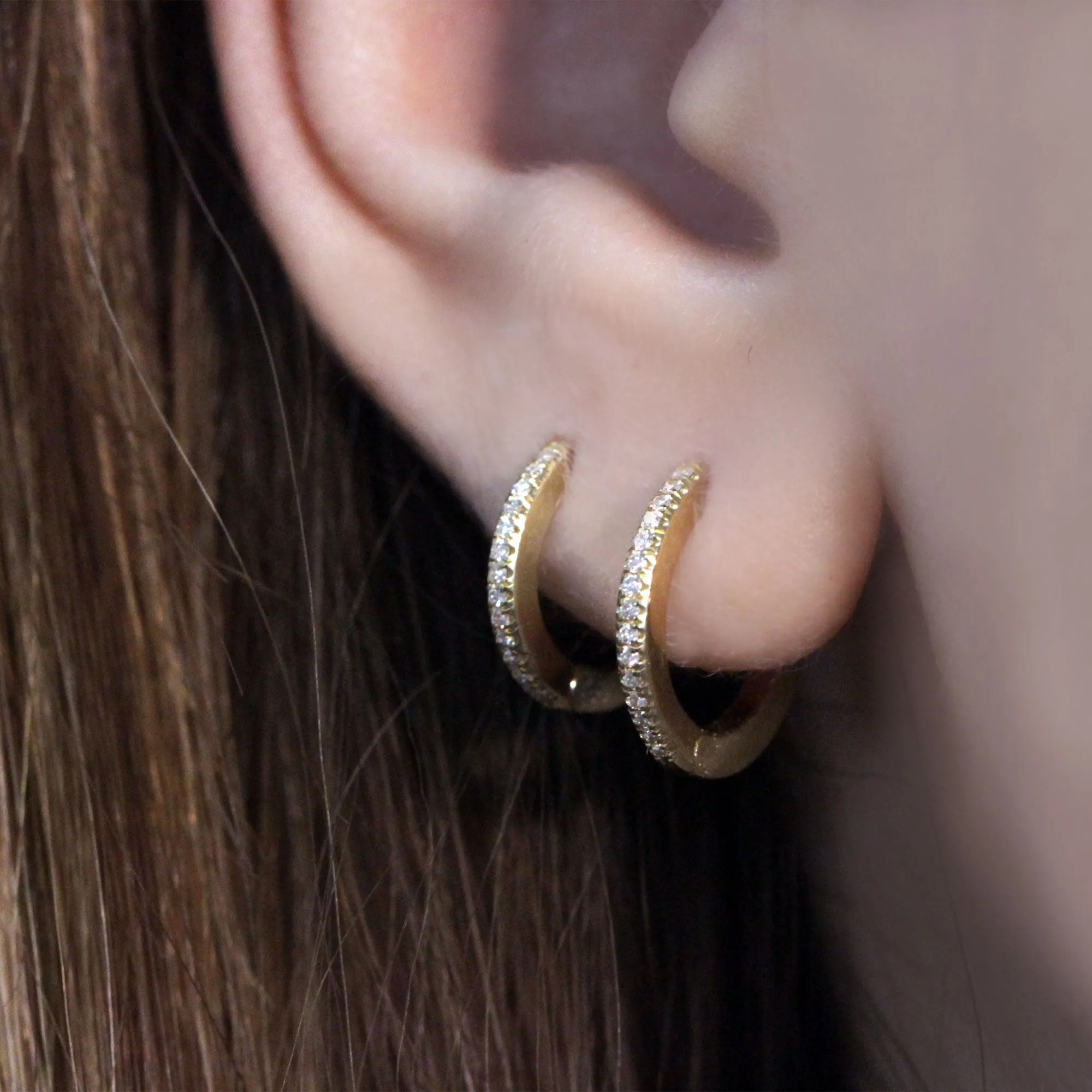 Khloé Large Hoop Gold Earring with White Diamonds